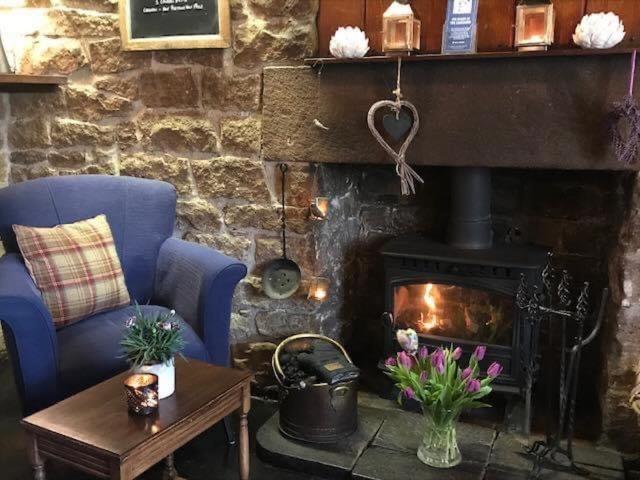 The Chequers Inn Froggatt Extérieur photo