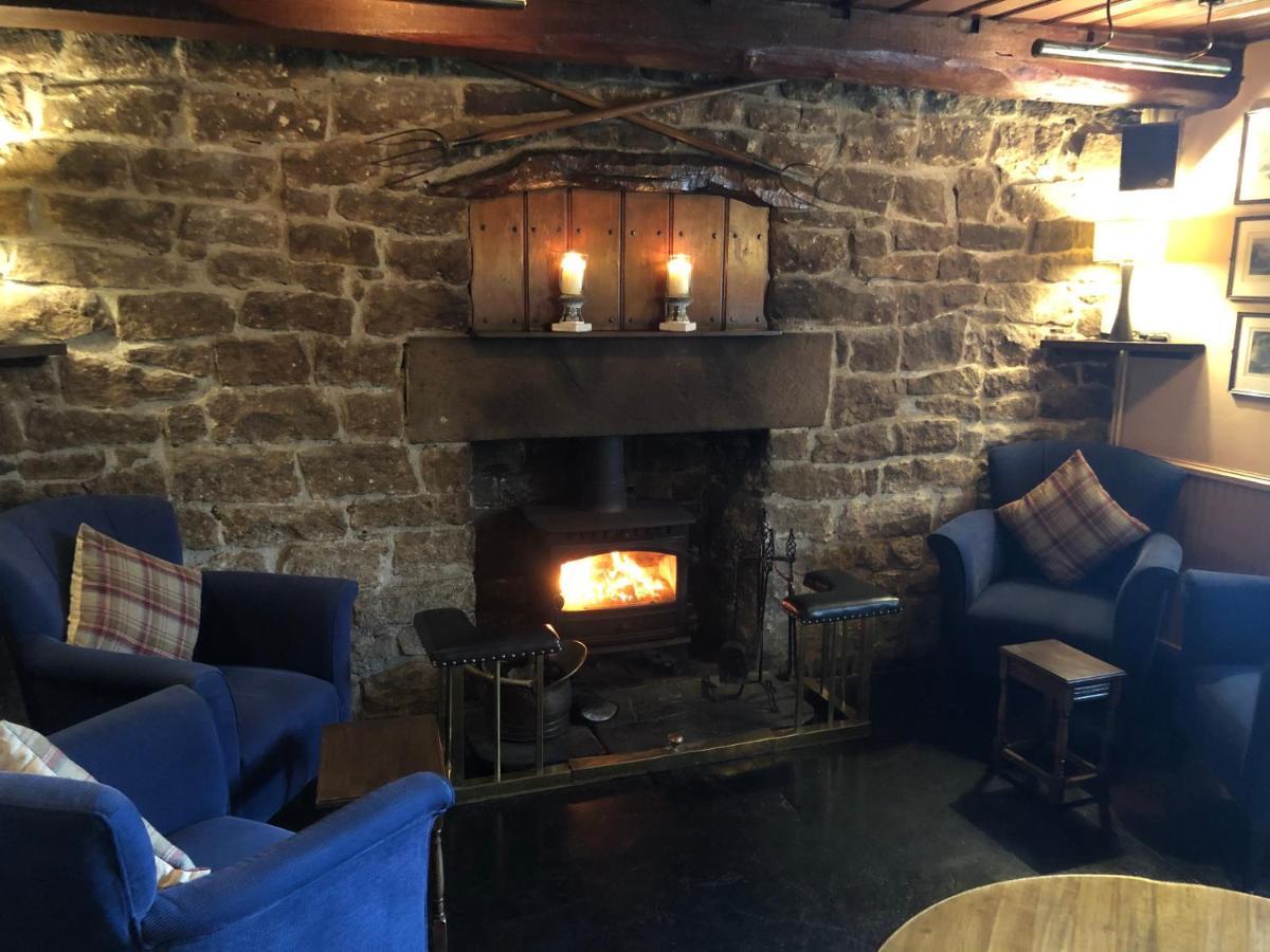 The Chequers Inn Froggatt Extérieur photo